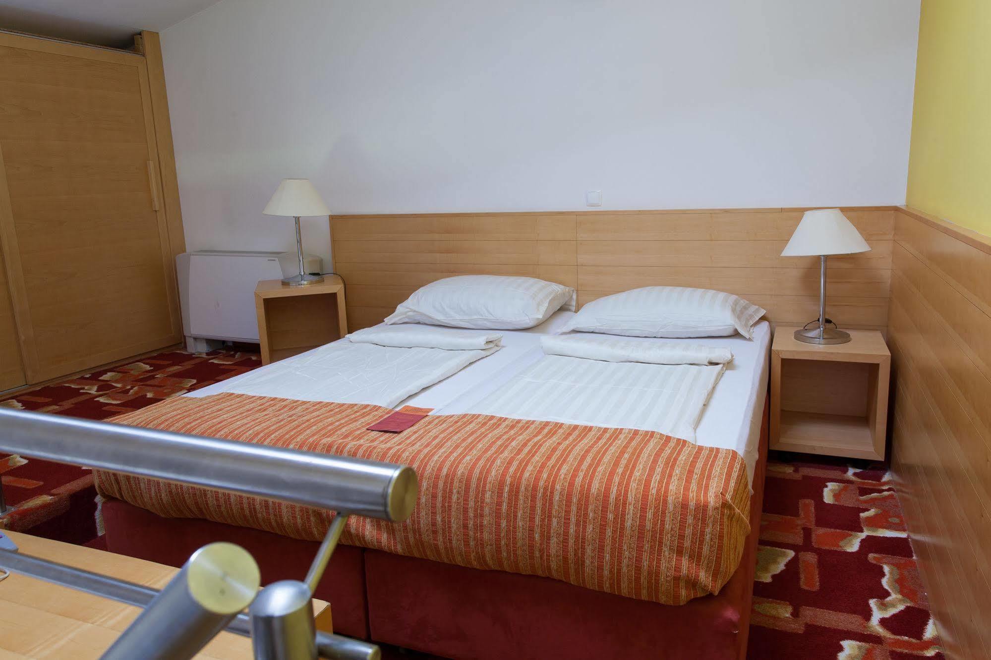 Hotel Harmonija Spa & Free Parking Mengeš المظهر الخارجي الصورة